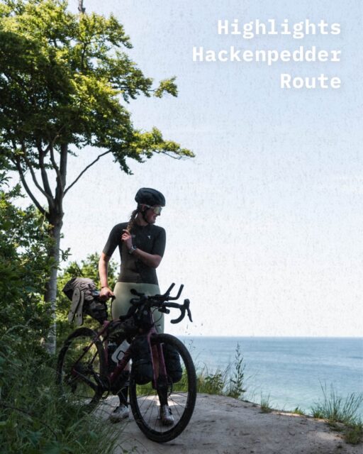✨ Ihr wolltet sie! 🗺️ Die Highlights der Hackenpedder Route! Was ist euer persönliches?

🌊 - Steilküste Hohwacht
🌋 - Bungsberg, höchster Berg im Bundesland
🚤 - Plöner See, größte See von SH
🏰 - Lauenburg an der Elbe
⚔️ - Geschichte an der ehemaligen innerd. Grenze
🏕️ - Segeberger Forst, größtes Waldgebiet
⛴️ - Nord Ostsee Kanal, echte Handarbeit
🌺 - Friedrichstadt, “Little Amsterdam”
💨 - Wattenmeer an der Nordseeküste
🛶 - Lauenburger Seenplatte
🌾 - Schlei, größter Fjord Deutschlands 

Und nun kommt ihr, was ist euer persönliches Highlight in Schleswig-Holstein? Oder fehlt euch was auf der Route?

📸 Fotos @grvl_gunnar & @johann_kristan 

#hackenpedder #hackenpedderbikepacking #stevensbikes #neverstop #shelterattack