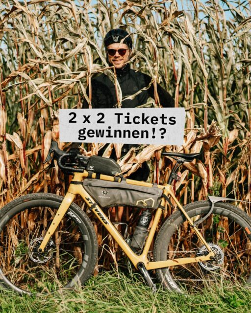 Gewinnspiel 🎟️ 2 x 2 Tickets für Hackenpedder 2026!

🗺 Hackenpedder ist eine rund 1000 km lange Bikepacking-Route quer durch Schleswig-Holstein. Sie führt durch die abwechslungsreiche Natur zwischen den Meeren – von der Steilküste, über Schotterpisten, durch Wälder, Moore und frisch asphaltierte Schleichwege bis hin zum windigen Deich.

Hier könnt ihr 2 x 2 Tickets für ‘den gemeinsamen Start’ am 13. Juni 2026 gewinnen, wenn ca. 150 weitere Bikepacking-Begeisterte starten.

Um an der Verlosung teilzunehmen, müsst ihr …
1️⃣ Diesen Beitrag kommentieren.
2️⃣ Erwähnen, mit wem ihr fahren wollt.
3️⃣ Warum Hackenpedder / Schleswig-Holstein?

 🫵 Das Gewinnspiel endet am 22.3.2025 um 23:59 Uhr (Berlin)!

§ Teilnahmebedingung: Du musst über 18 Jahre alt sein, der Rechtsweg ist ausgeschlossen. Ausgelost wird per Zettel-Losverfahren aus einer Kappe … (wenn deine Team-Partner*in auch kommentiert, verdoppelt sich eure Chance).

Zu gewinnen gibt es je 2 kostenlose Startplätze zur Teilnahme ‘am gemeinsamen Start’ am 13. Juni. 2026. Die Auszahlung des Betrages ist ausgeschlossen. Hackenpedder (Nils Thomsen-Habermann) ist verantwortlich für dieses Gewinnspiel. Um das Starter*innen Feld divers zu halten, wird die Verlosung auf Frauen/FLINTA und Männern zu 50% verteilt.

📸 @grvl_gunnar & @johann_kristan 

#hackenpedder #bikepacking #stevensbikes #neverstop #shelterattack