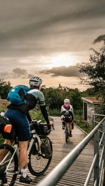 🇩🇰 Shelter Attack! 🛖 Die ersten Community Shelter sind gebucht!
Jetzt nur noch die Marshmallows und das Feuerholz zusammen suchen ❤️
📸 @grvl_gunnar 🎥 @felixshlk
#hackenpedder #bikepacking #stevensbikes #neverstop #shelterattack