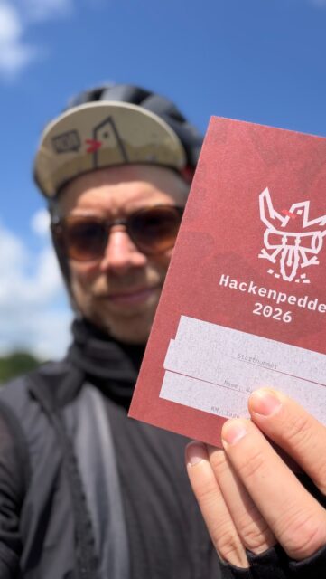 🗺️ Die Stempelkarte, damit ihr unterwegs nicht die Orientierung verliert … 🤪

Das sind die 6 Stempelstellen ...
1 ⛰️ Bungsberg
2 🛶 CP1 Wakenitz
3 ⛺️ CP2 Wittenborn
4 🚲 Böttcher Bikes
5 🇩🇰 CP3 Kollund
6 🏁 Ziel ‚Alte Mu‘ 

…. und das die 6 Foto-Points
1 📸 Lübeck: Holstentor
2 📸 Schloss: Ahrensburg
3 📸 Fähre: Nord-Ostsee-Kanal
4 📸 Lüttmoorsiel: Bahn am Deich Nordstrand
5 📸 Grenzbrücke Schusterkate DE/DK
6/4 📸 Boxberg in Aukrug

#hackenpedder #bikepacking #stevensbikes #neverstop #shelterattack