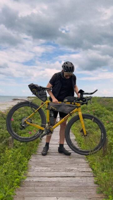 🗺️ Ihr wisst bescheid, morgen startet endlich die 4. Ausgabe des Hackenpedders …

Nils ist schon ganz aufgeregt, aber vermutlich … 150 weitere Bikepacker noch etwas mehr! 

Was interessiert euch am meisten beim Live-Bericht?

📍Live Tracking 
hackenpedder-bikepacking.de/live-tracking/

🙏 Danke für die Unterstützung 
@stevensbikeshamburg @velocenterkiel @seeberger_1844

📸 Media-Team
@grvl_gunnar @johann_kristan @felixshlk

#hackenpedder #bikepacking #stevensbikes #neverstop #shelterattack