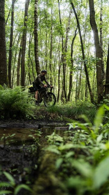 🤬 Wild Wild Ost! Die ehemalige Innerdeutsche Grenze bleibt wild …
📍Live Tracking Link in Bio
🙏 Danke für die Unterstützung
@stevensbikeshamburg @velocenterkiel @seeberger_1844
📸 Media-Team
@grvl_gunnar @johann_kristan @felixshlk
#hackenpedder #bikepacking #stevensbikes #neverstop #shelterattack