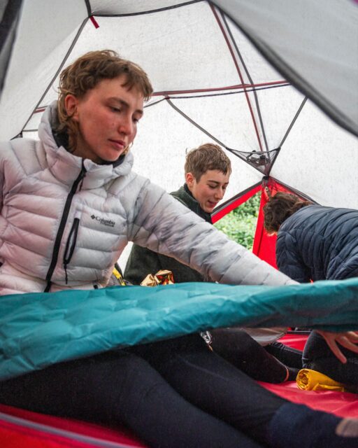 🏳️‍🌈 FLINTA Overnighter am 22. Aug. 🛖 💤 ⛺️

Jenny lädt zum exklusiven FLINTA* Overnighter ein. Es soll Personen, die sich der FLINTA* Gruppe zugehörig fühlen, eine Art Safe Space Overnighter anbieten. Es wird eine lockere Ausfahrt, um sich auszutauschen und sich dem Thema Bikepacking in sicherer Umgebung zu nähern. Übernachtet wird in den Shelter von Kollund, inkl. der WC, Dusche und überdachter Feuerstelle … Außerdem wird auf jede/n gewartet und bei Pannen geholfen.

🏕️ Sa. 22. Aug. 2026 
von Schleswig nach Kollund 
Guidin @jenny__cla 
🔗 Anmeldung in Bio

Im Radsport sind Frauen/FLINTA* Personen, leider oft noch in der Unterzahl. Beim Hackenpedder soll das anders werden – idealerweise 50/50 im Verhältnis zu Männern. Das hat den einfachen Grund, dass es bunt und divers viel schöner ist!

(*Frauen, Lesben, intergeschlechtliche, nichtbinäre, transgeschlechtliche und agender Personen)

#hackenpedder #bikepacking #stevensbikes #neverstop #shelterattack