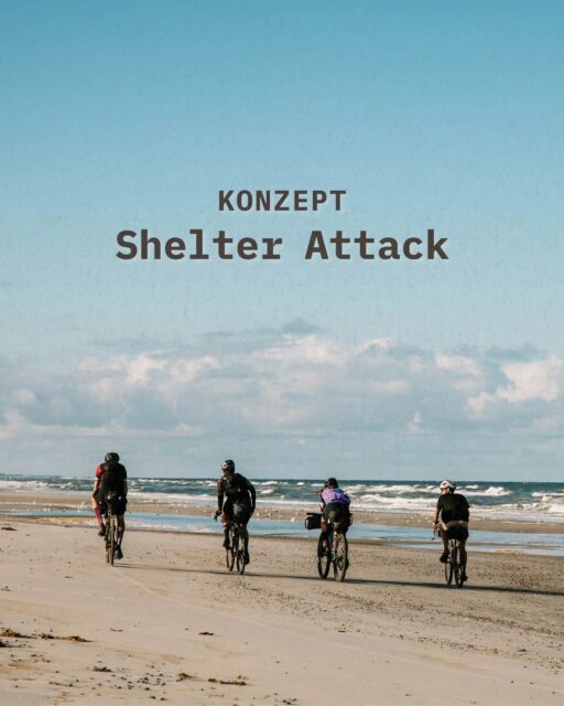 🇩🇰 Was ist Shelter Attack? 🛖 Konzept & Idee zum Bikepacking Event

Das Konzept rund um das Event ist so konzipiert, dass die Community an Sheltern zusammenkommen kann …

Konzept 👍 4 Tage 600 Kilometer! Dabei sind mehr als 50 Sheltern direkt an der Route und alle 150 Kilometer befindet sich eine größere Shelter Anlage, wo sich die Teilnehmenden immer wieder treffen können. Gemeinsam Feuer, Austausch und Unterstützung! 

Abkürzen ⁉️ Alternativ gibt es einen SHORTCUT, der mit 470 Kilometern dazu einlädt, Dänemark entspannt mit 120 Kilometern am Tag zu genießen. 

Community Support 🤼 Dort wo sich 600km Route und SHORTCUT treffen, gibt es support von der Community. Ein paar Bikepacking-Begeisterte überraschen die Teilnehmenden mit warmen Speisen und Feuer an den Sheltern.

Selbstversorger aber Gemeinsam 🏁 Ja klar, kann jeder für sich fahren. Aber so ein gemeinsamer Start lädt einfach mehr ein, mit Gleichgesinnten ins Abenteuer zu fahren. Und warum nicht auch gemeinsam abschließen! Kollund, ein Ziel, was zum Verweilen verführt!

Kommunikation 💬 Eine optionale Whatsapp Community hilft dabei, sich bei Sheltern abzusprechen. Ist noch genug Platz? Brennt das Feuer, oder oder … Aber auch gibt es Foto-Points entlang der Route, die dort gemeinsam geteilt werden können.

Route 🗺️ Shelter Attack ist eine offroad-lastige Bikepacking-Route durch Dänemarks Süden. Sie hangelt sich entlang der ganzen Shelter – eine vielfältige und herausfordernde Route, die die pure Einfachheit des Radreisens spüren lassen soll!

📸 @grvl_gunnar 🎥 @felixshlk 

#hackenpedder #bikepacking #stevensbikes #neverstop #shelterattack