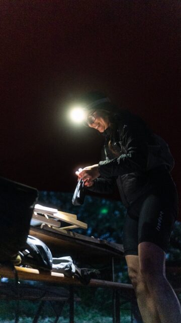 🛶 Abends am Community Checkpoint in Wakenitz …
📍Live Tracking Link in Bio
🙏 Danke für die Unterstützung
@stevensbikeshamburg @velocenterkiel @seeberger_1844
📸 Media-Team
@grvl_gunnar @johann_kristan @felixshlk
#hackenpedder #bikepacking #stevensbikes #neverstop #shelterattack