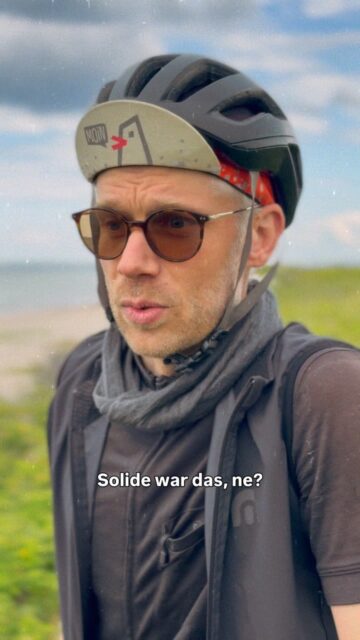 💭Äh … „Nimm alles auf, könnte was gutes dabei sein!“ Nicht immer ganz einfach … 🤣

Da will man nur kurz n Reel für den gemeinsamen Hackenpedder Start aufnehmen … und mir fällt dann plötzlich nichts mehr ein 🤪obwohl ich vorher im Kopf alles durchgegangen bin. 

Ein Glück hatte ich Gunnar hinter der Kamera, der einfach geduldig - naja, so getan - draufgehalten hat. 

#hackenpedder #bikepacking #stevensbikes #neverstop #shelterattack