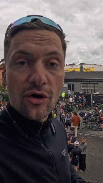 🙋‍♂️ … jetzt startet die 2026er Serie bei Youtube!

Daniel ist nun zum dritten Mal beim Hackenpedder an den Start gegangen, er scheint das Regenwetter zu lieben … Denn 2025, als es zu viel Sonne gab, musste er abbrechen! Aber jetzt bei 11 Grad und Regen - in 2,5 Tagen?

🔗 Link im Profil!

#hackenpedder #bikepacking #stevensbikes #neverstop #shelterattack